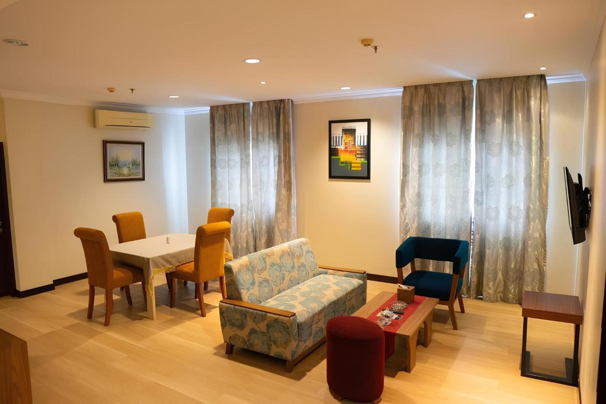 Brits Hotel Pangkalanbuun Extérieur photo